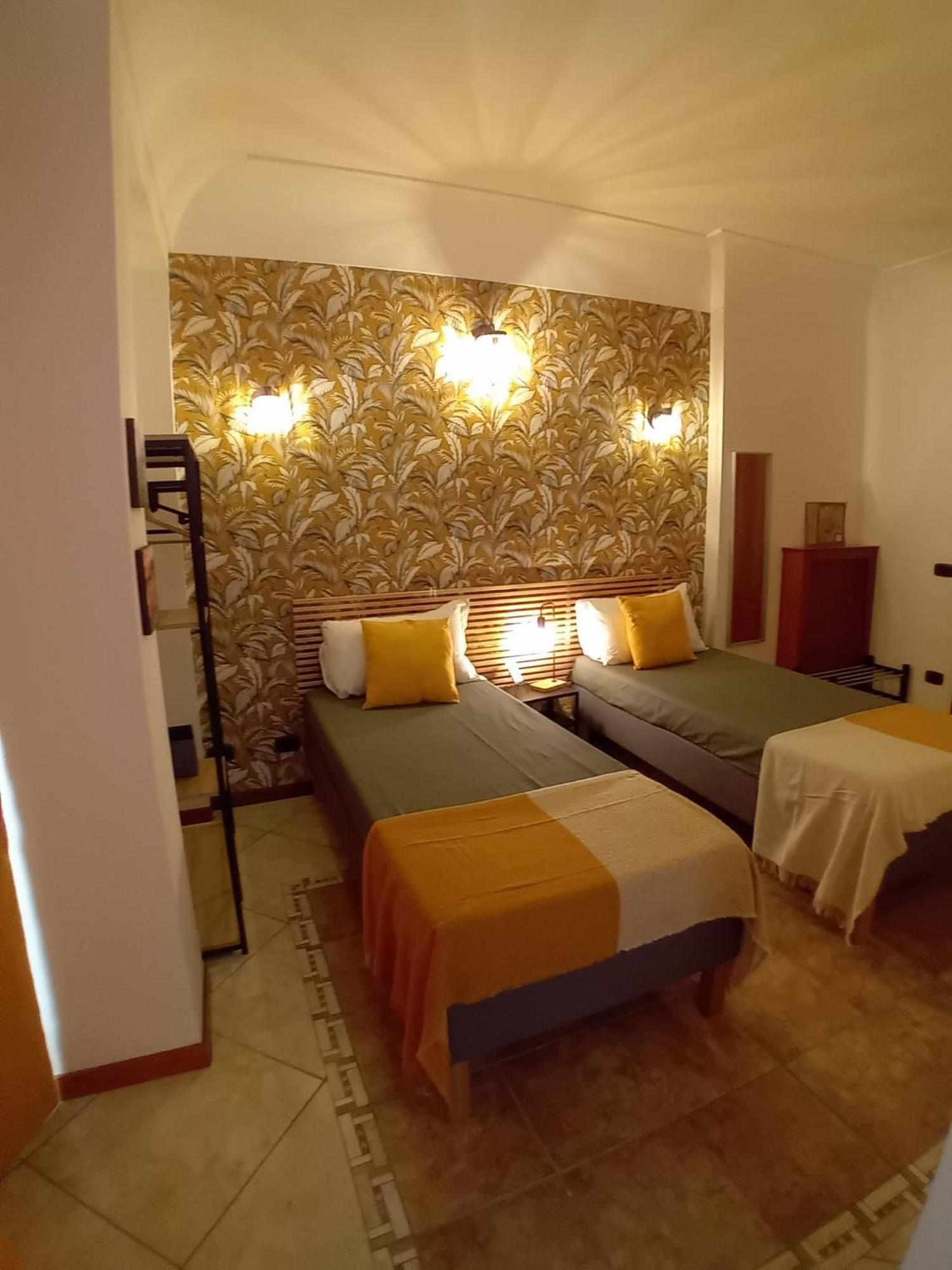 Hotel Reginella House à Naples Extérieur photo