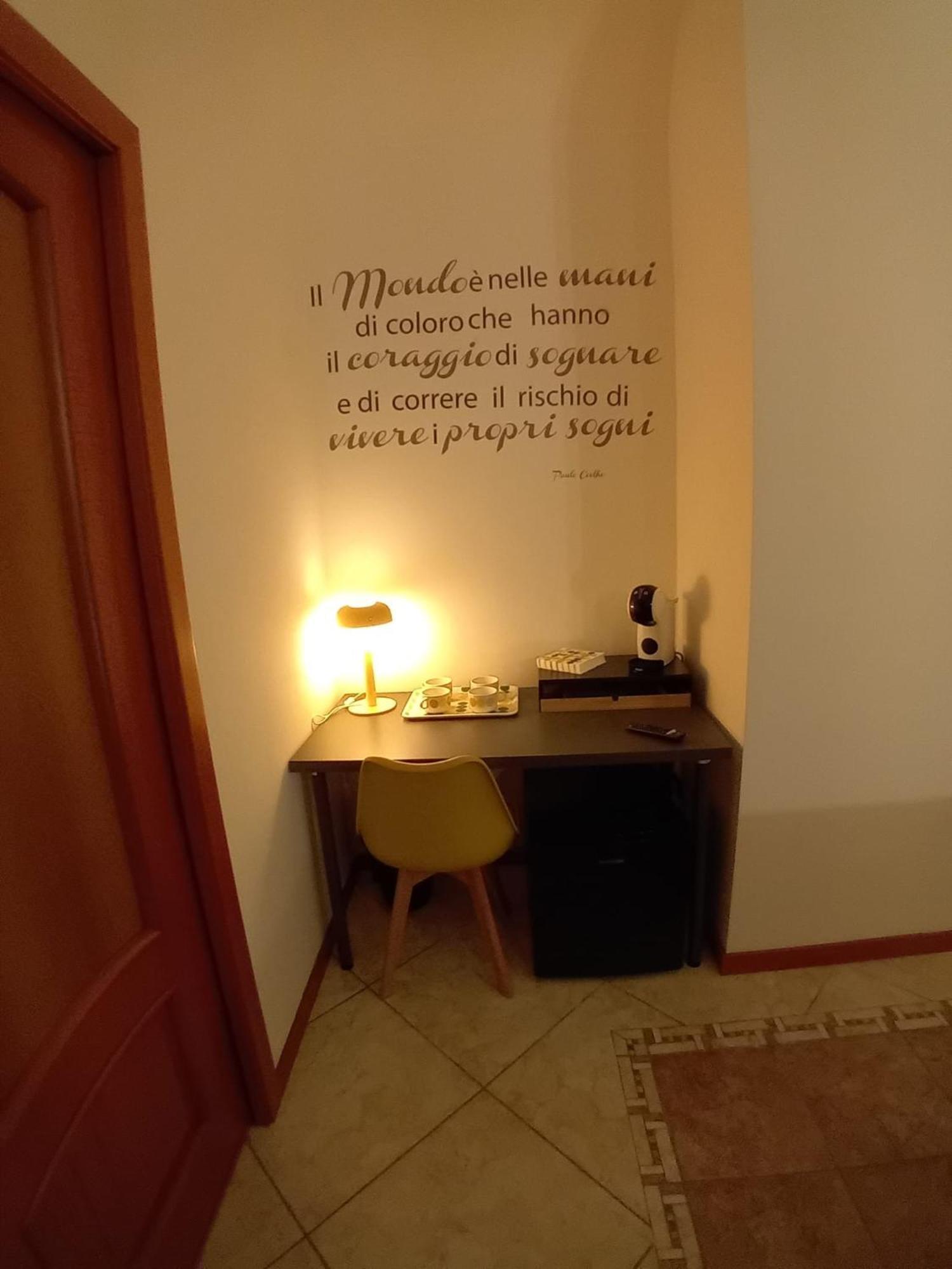 Hotel Reginella House à Naples Extérieur photo