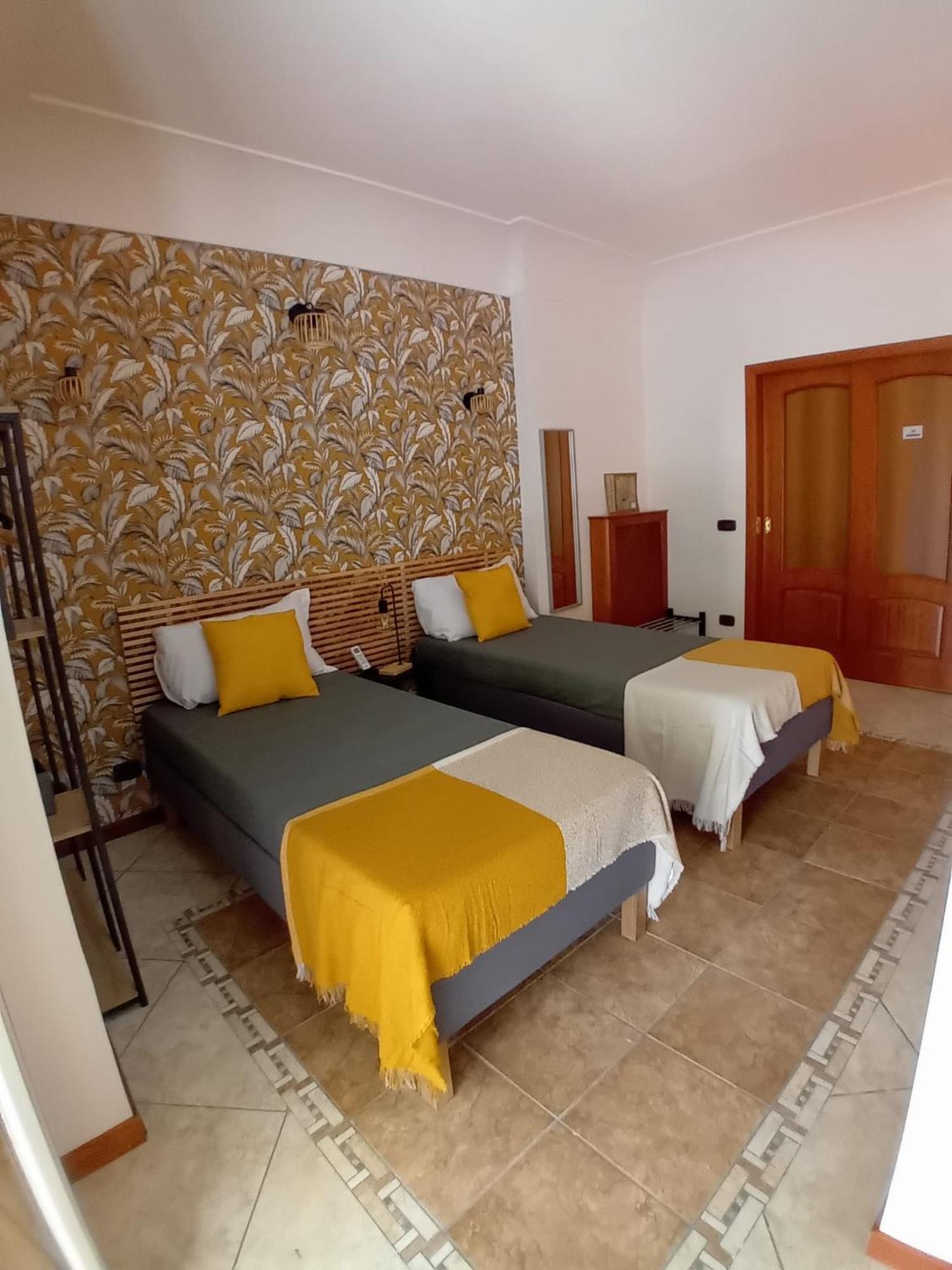 Hotel Reginella House à Naples Extérieur photo