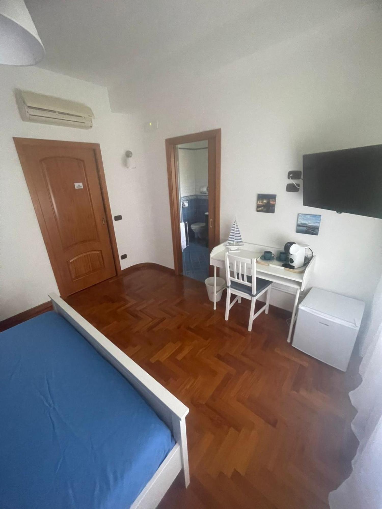 Hotel Reginella House à Naples Extérieur photo